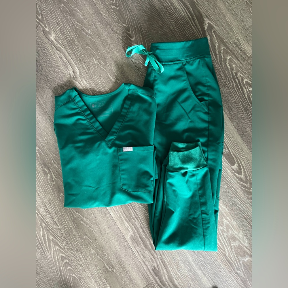 FIGS Set Hunter Green XXS Catarina Top / XS Zamora Joggers